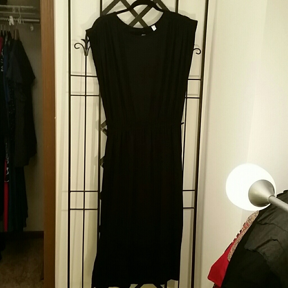 Elle boat neck black dress